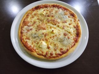 Pizza 4 Quesos (32 Cm.)