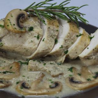 PECHUGUITAS CON CHAMPIÑONES Y TRUFA NEGRA 