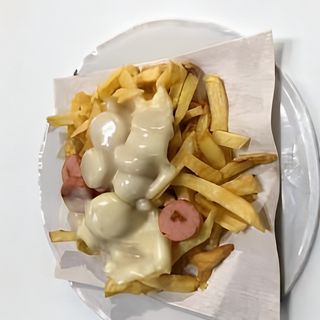 Patatine salsiccia würstel & formaggio