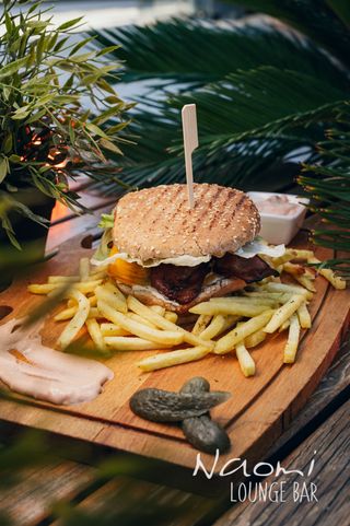 Мисис Наоми (Пилешки)