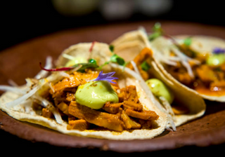 Taco De Pollo Con Mole (4 Uds.)