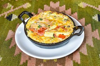 ჩიჟი-ბიჟი ქათმის ხორცით და სულგუნით