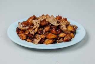 185. Свинско с картоф