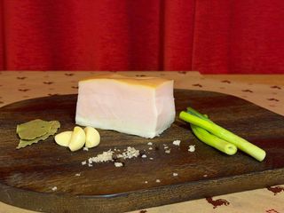 tocino ahumado(200 g)/ сало подкопченое