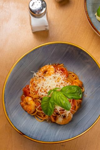 Спагетти с креветками