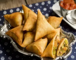  VEG SAMOSAS (2 Pzs.)
