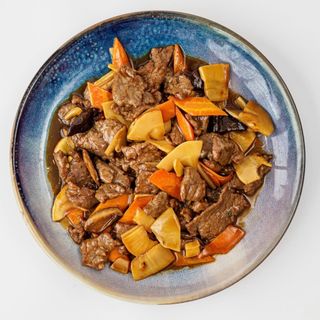 Ternera Con Bambu Y Setas Chinas