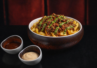 Patatine Dippers Con Ragù Cottura 8 Ore e Pesto di Basilico