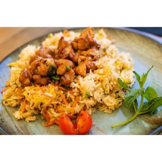 Arroz japonés con pollo