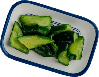 Из огурцов Д