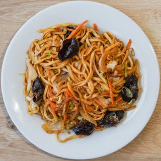 19.Спагети със зеленчуци и яйце (600г)