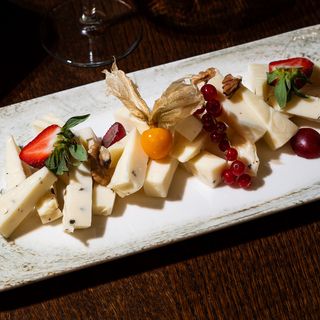 Platou cu branzeturi