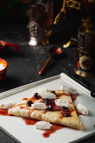 ბლინი ხაჭოთი და მურაბით