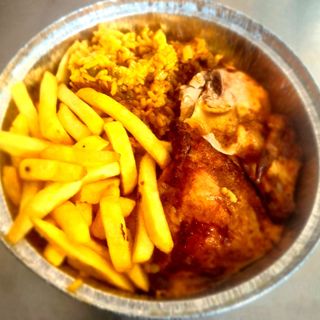 Pollo con arroz especial casa y patatas fritas[nuevo]