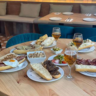 CREA TU PROPIO BOCADILLO