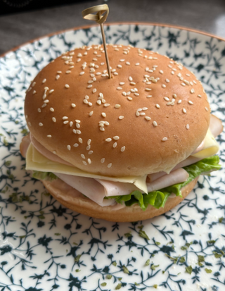 Sendvič sa ćuretinom 230gr