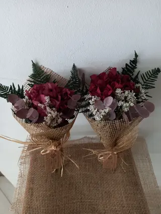 Ramillete de Hortensia Preservada Granate
