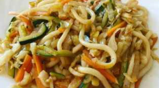 Spaghetti udon verdure