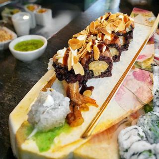 Z17. Black mandorle tempura