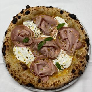 Pizza Mortadella E Burrata  32cm