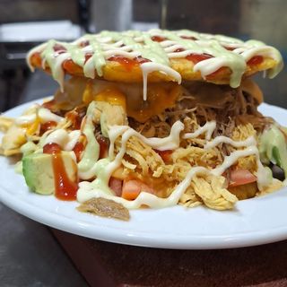 Patacón Relleno De Pollo
