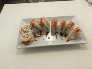 106.  Uramaki Smoke Roll 
