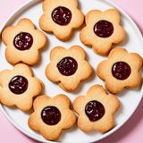 გვირილა ალუბლის ჯემით