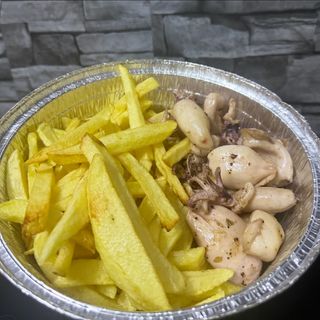 Lulas grelhadas c/batata frita