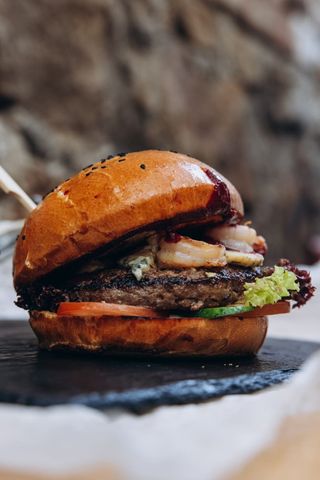 Бургер з креветкою (310г)