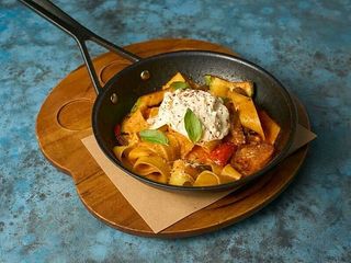 PASTA CON VERDURAS з сиром буррата