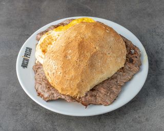 Prego No Pão Com Ovo