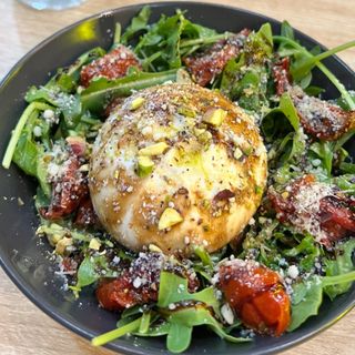 “TOP VENDES” Amanida de Burrata