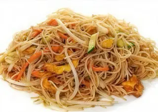 233 Spaghetti di riso con pollo