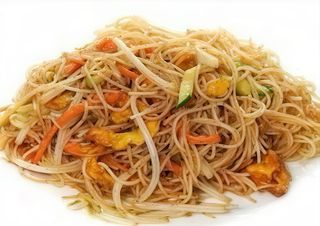 233 Spaghetti di riso con pollo