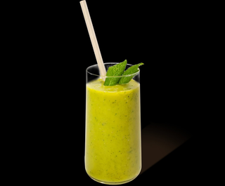 Koktajl  banan, szpinak 300 ml