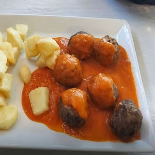 Albóndigas veganas con salsa de tomate (7 uds.)