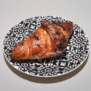 Premium croissant sa lješnjakom