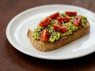 Awokado tost + krewetka/łosoś/węgorz