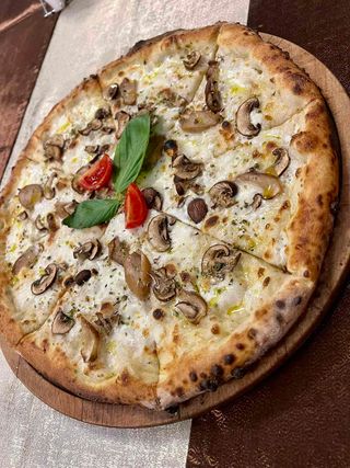 Бяла пица Фунги (33см)