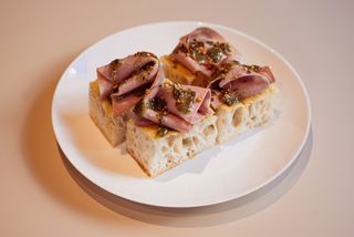 Focaccia de mortadela