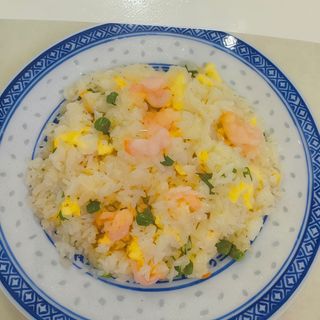 28 Riso saltato con gamberetti