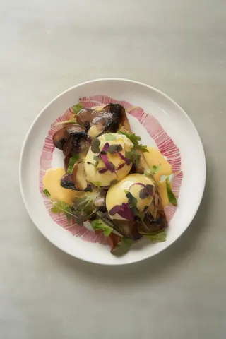 Huevos Benedictinos Setas Y Trufa