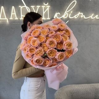 Букет з неймовірної кущової троянди Джульєта 9 шт