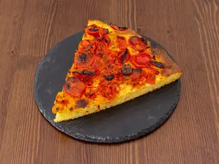 Focaccia Barese Pomodorini e Olive