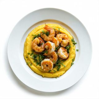 Calamari e gamberi fritti con polenta