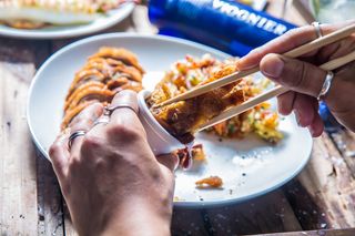 Pato asado crujiente estilo pekín