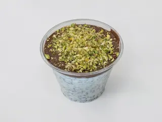 Йогурт с чиа, Nutella и шамфъстък (250мл)