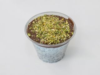 Йогурт с чиа, Nutella и шамфъстък (250мл)