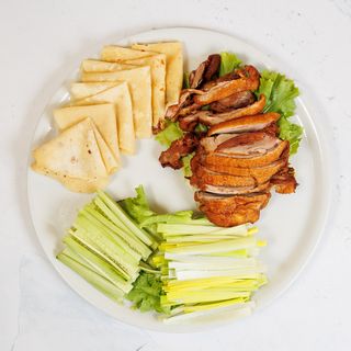 Hrskavo pečena patka s palačinkama