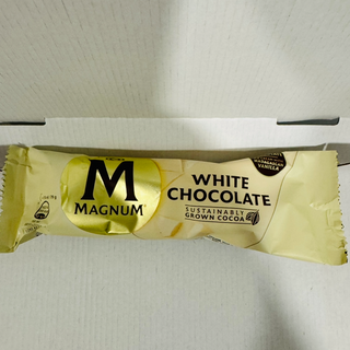 Helado Magnum Blanco